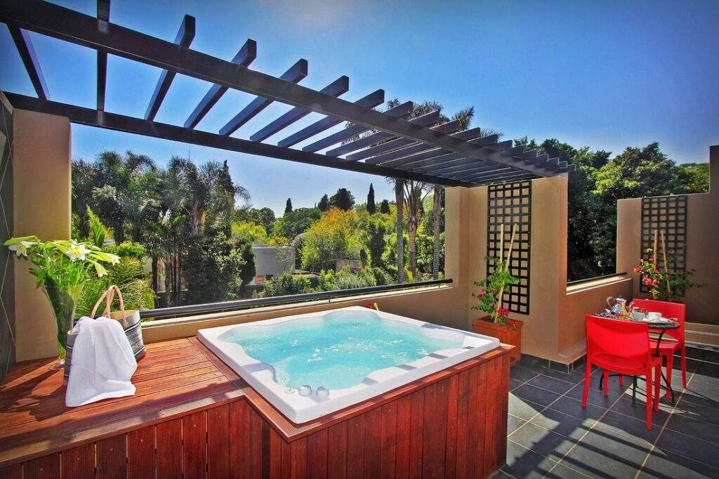 square jacuzzi outside