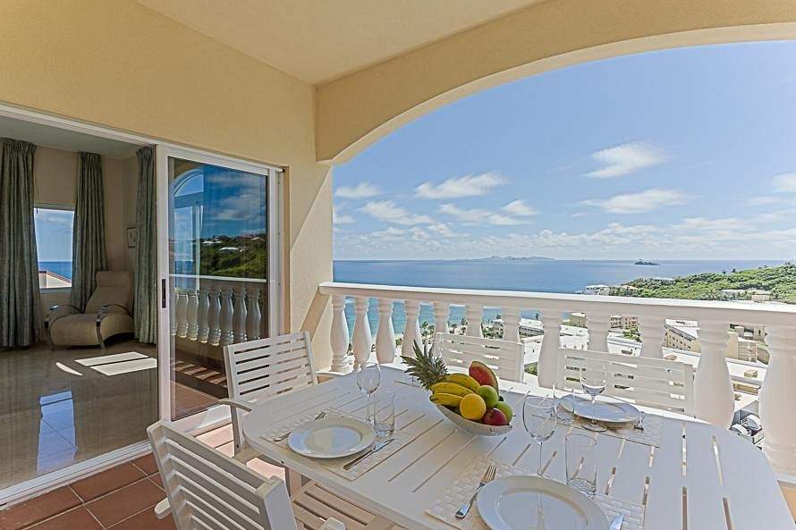 resort patio with arch overlooking ocean