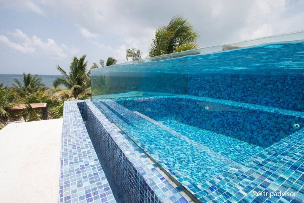 resort infinity pool