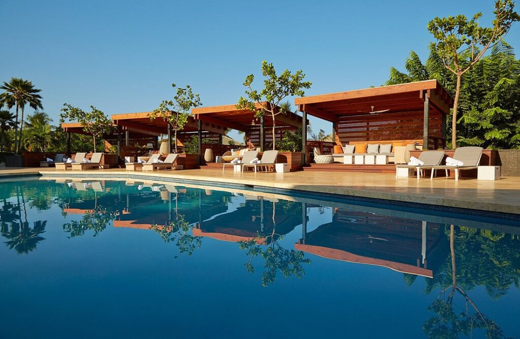 Hotel Wailea pool with cabanas