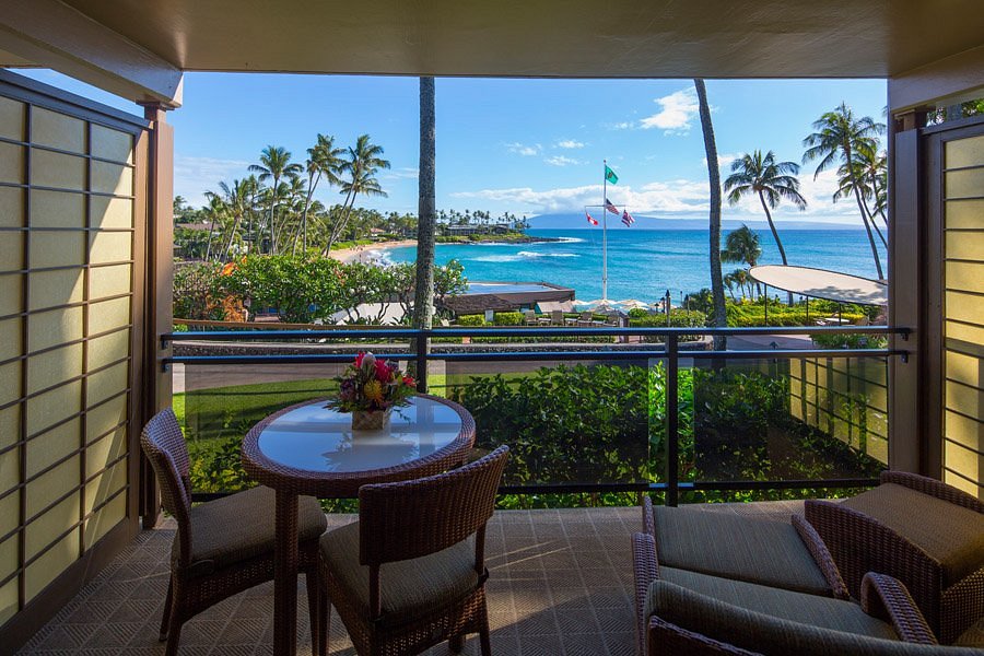 Napili Kai Beach Resort balcony furniture above ocean